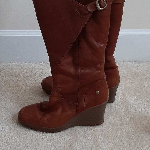 UGG Brown Leather Shearling Boot - Picture 2 of 6